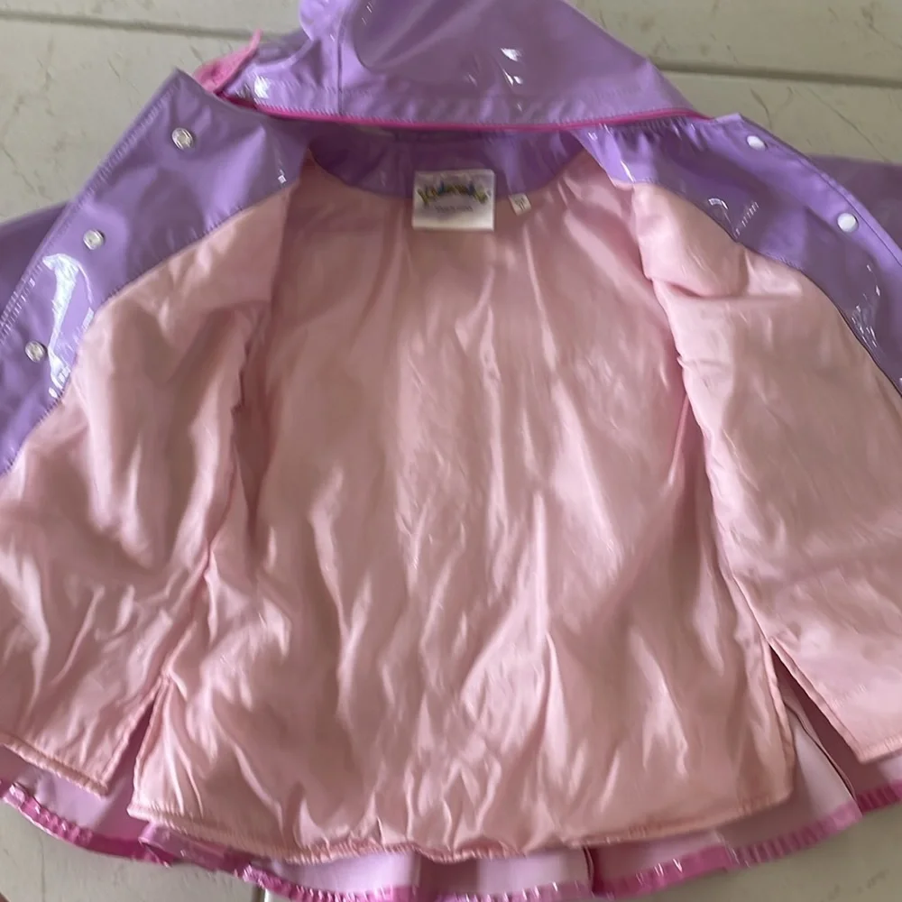 Rain coat - Picture 6 of 7